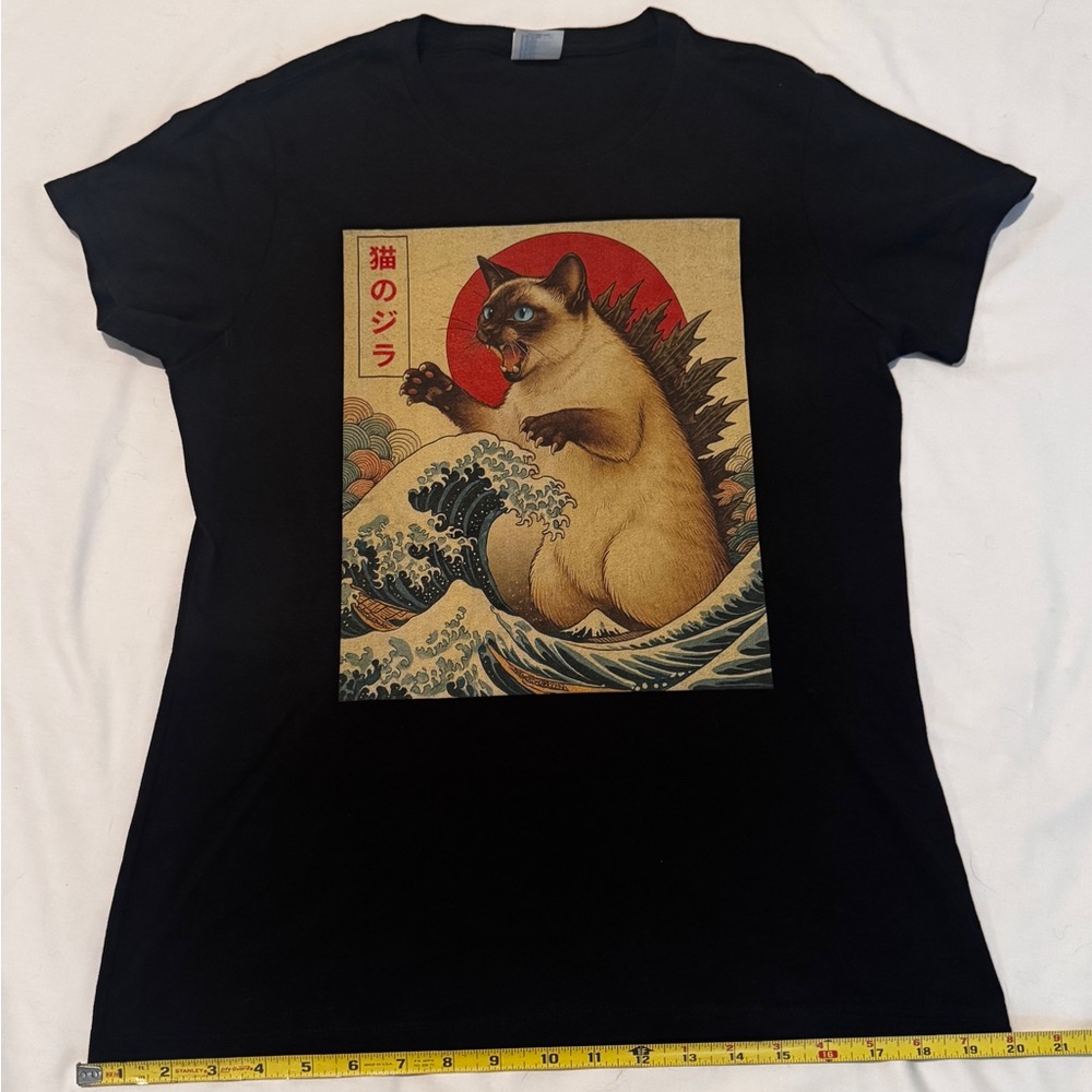 Catzilla Graphic T-Shirt *Black* Women’s * Short Sleeves *New Without Tags*